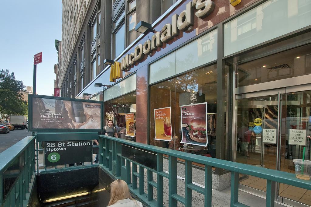 Mid Town East Street Apartments Next To Times Square Nueva York Exterior foto